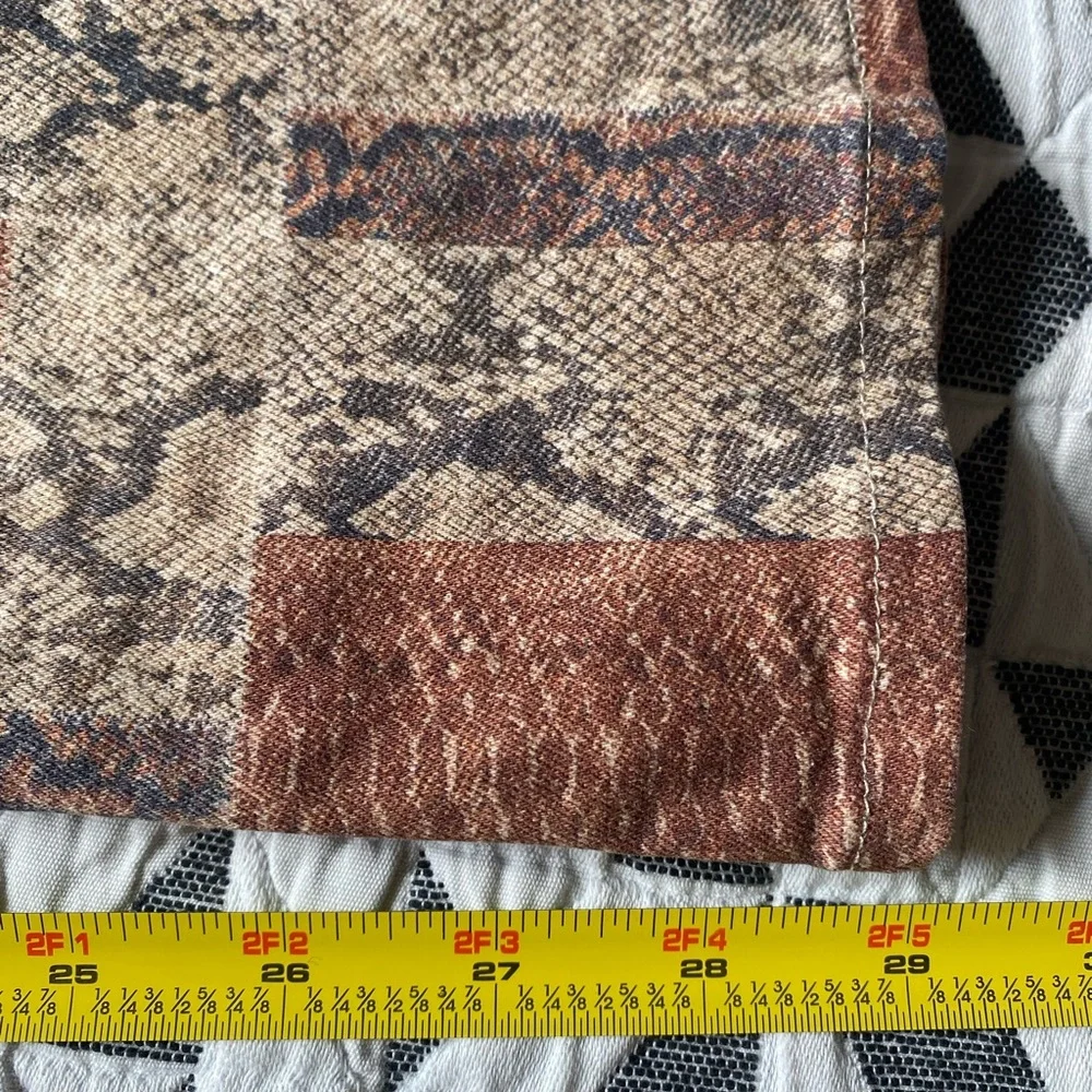 Frame Le High snake print flare jeans, size 25 - Picture 7 of 7